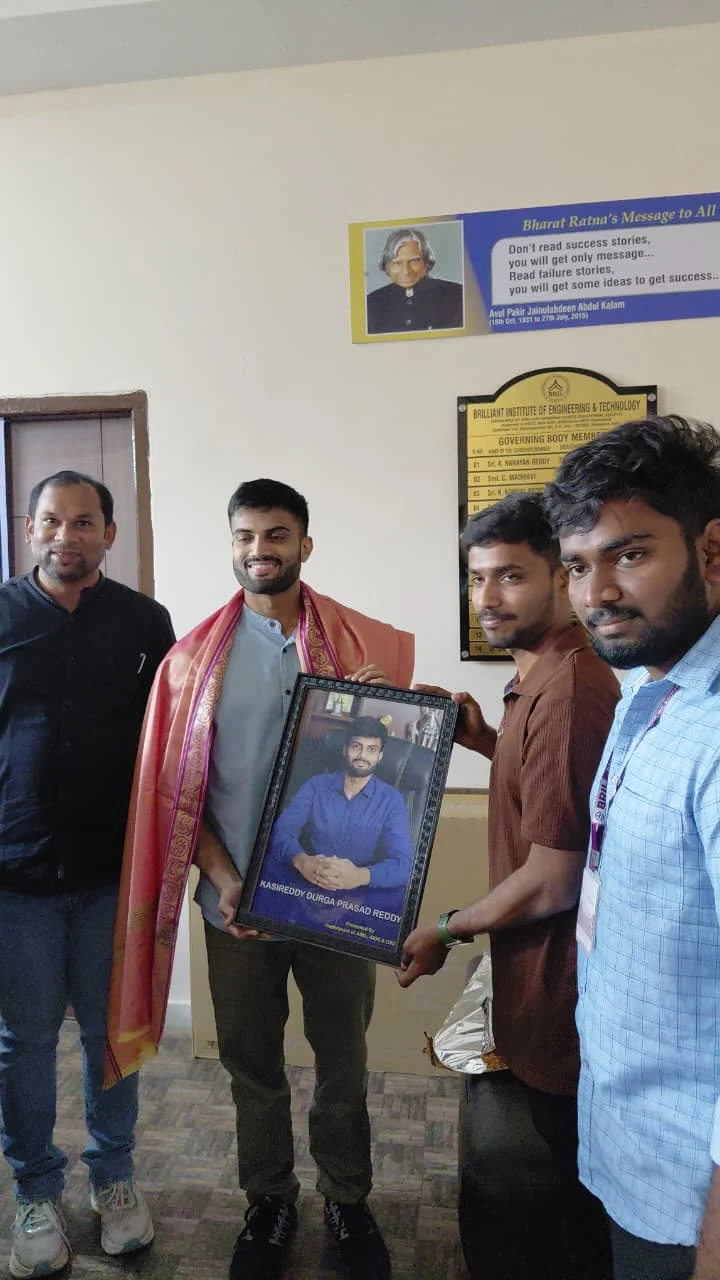 PHOTO FRAME PRESENTATION TO OUR VC ON THE OCCASION OF FRESHERS EVENT – BRIL Department Gallery